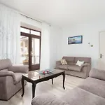 Valnea - Apartment For Five People In The Center Of Porec