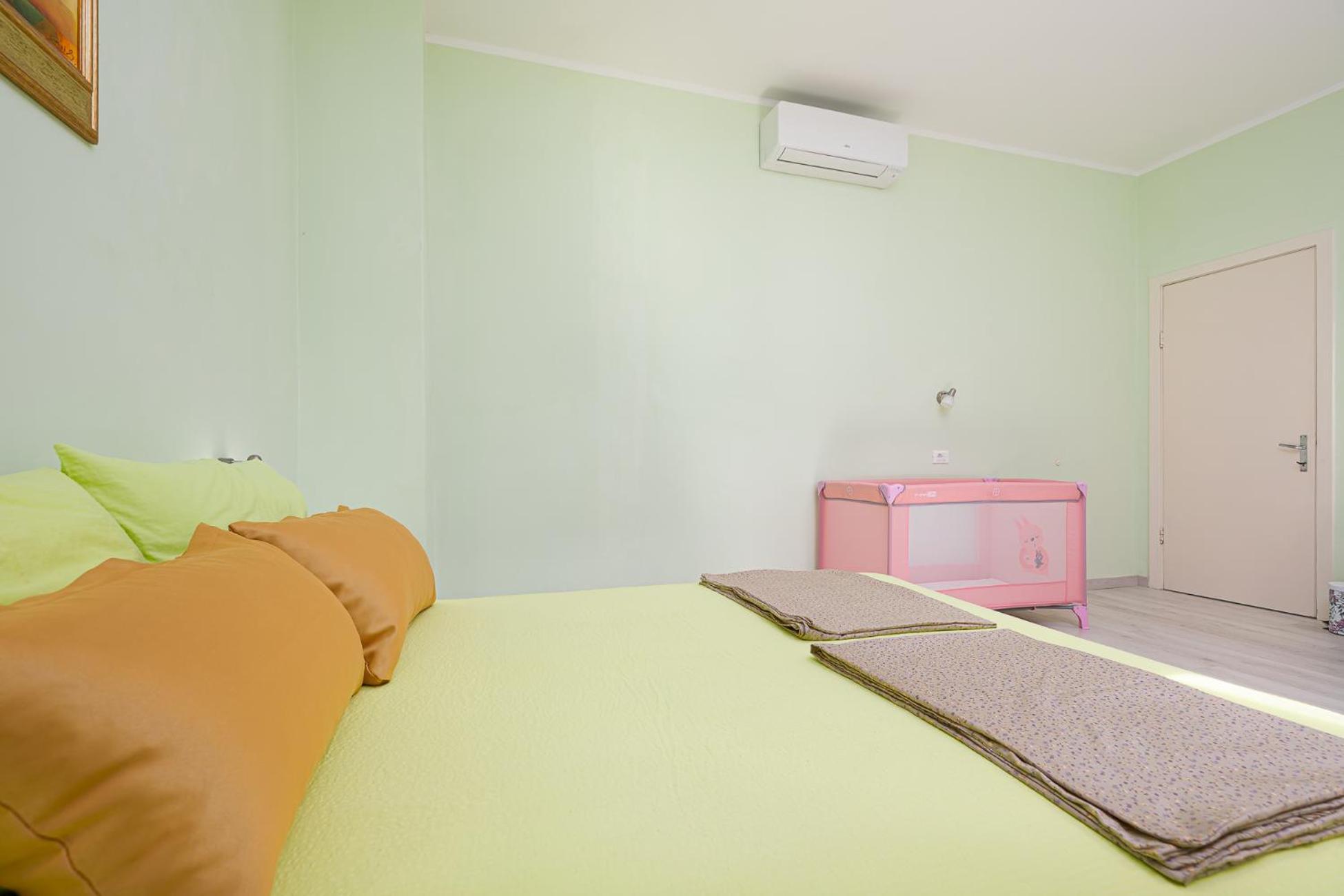 Valnea - For Five People In The Center Of * Poreč