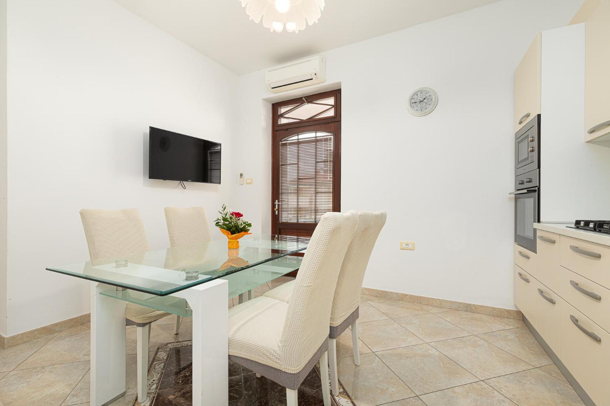 Apartment Valnea - For Five People In The Center Of