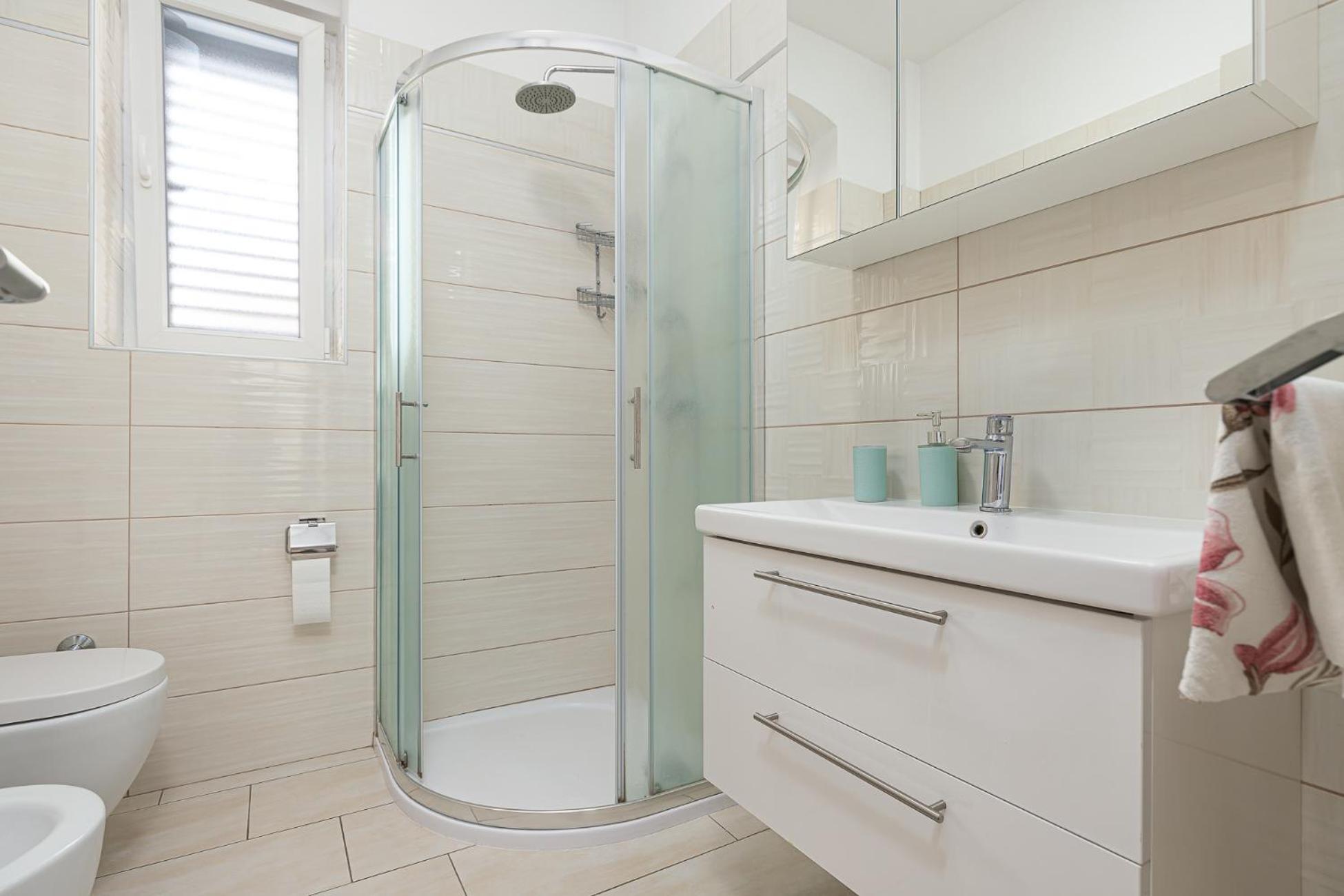 Apartment Valnea - For Five People In The Center Of *
