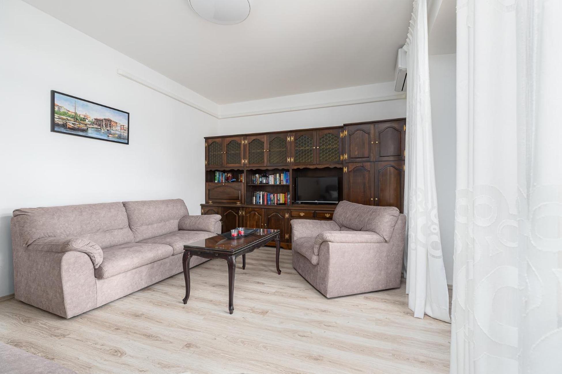 Valnea - For Five People In The Center Of * Poreč