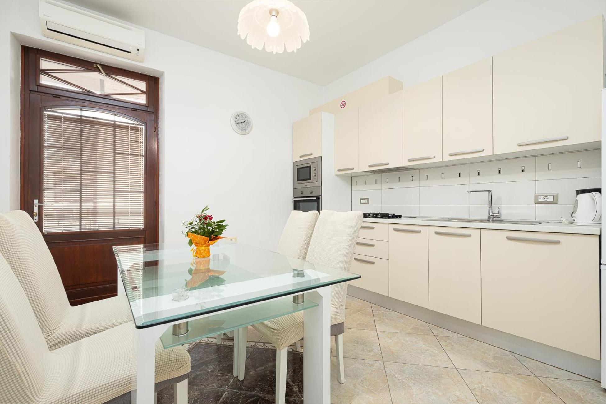 Valnea - For Five People In The Center Of Apartment